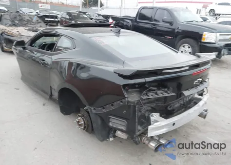 2018 Chevrolet Camaro Zl1 z USA, uszkodzony, nr VIN 1G1FK1R66J0112295